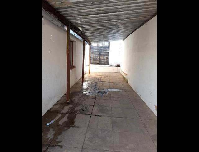 2 BEDROOM HOUSE FOR SALE IN MOROKA